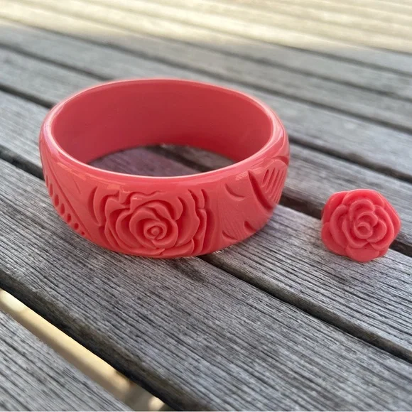Lucite Pink/Coral Rose Carved Bracelet and Ring Set - Picture 1 of 6